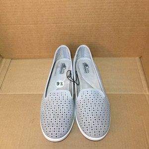 Women's Cliffs by White Mountain Piper Flat **NEW*